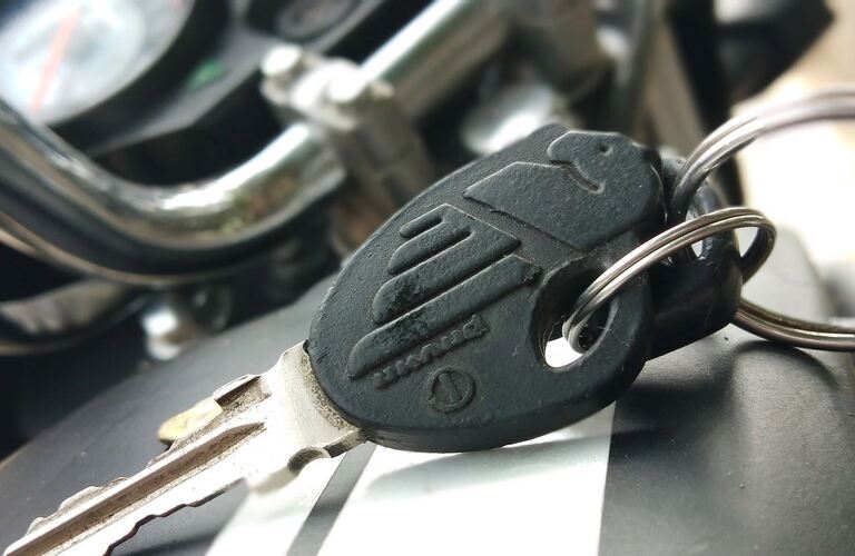 紛失や盗難で使用できない車やバイクの開錠 | 大阪市で鍵のお困り事なら365日対応の関西ロックサポート